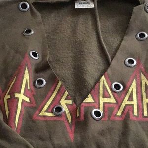 Ladies Def Leppard cutout sweatshirt small